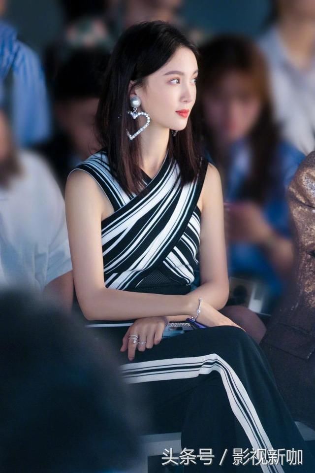 28岁金晨撞脸26岁娜扎输得很惨？网友：宅男杀手可不是白叫的