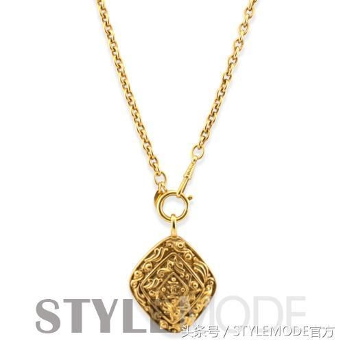 你知道么？这个夏天Ins博主都在“锁骨杀”凹造型！