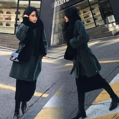 别再买羽绒服了，又贵又土!今年流行双面绒大衣，保暖又便宜