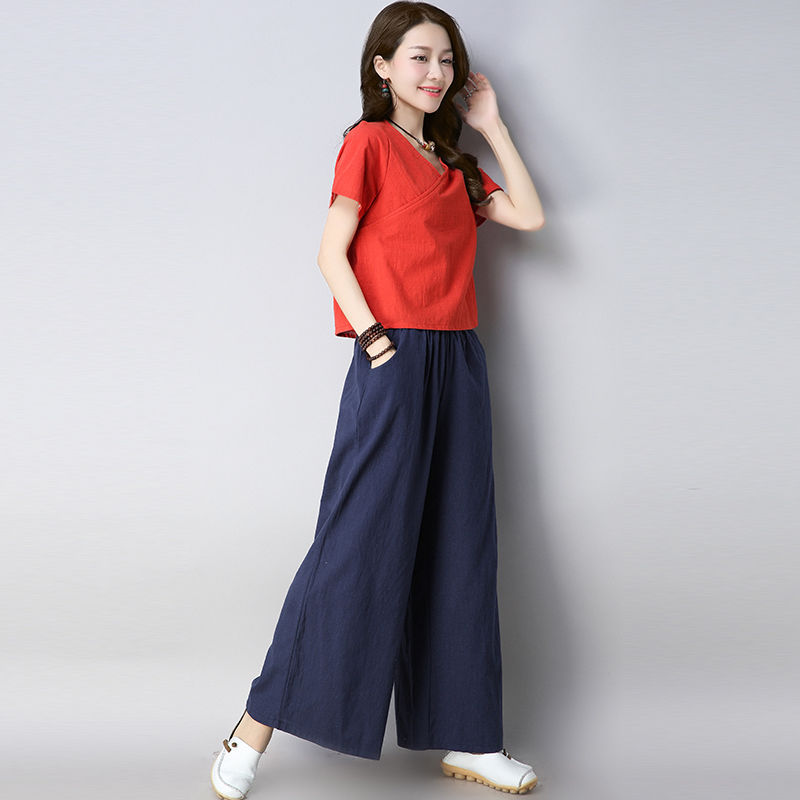 健身服里的女人身材真棒!紧身衣勾勒性感迷人线条,美得不能自拔