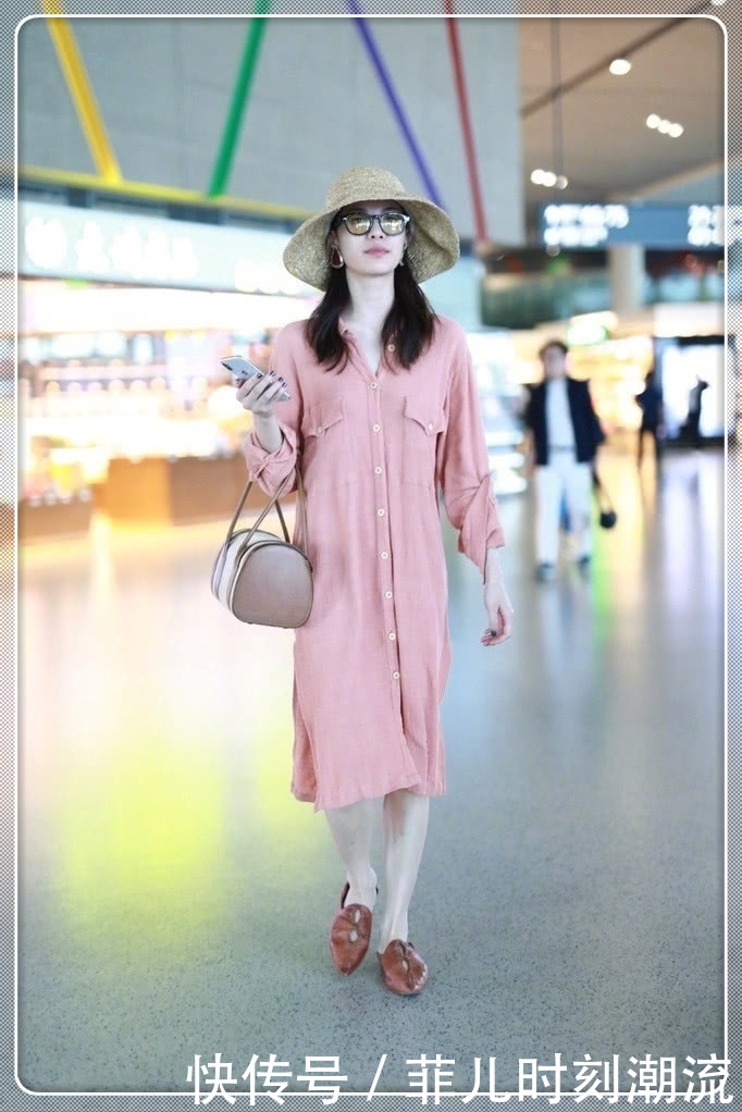 钟楚曦机场秀越来越潮了!阔腿裤都能穿成这样,网友:真服了!