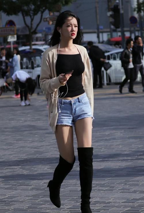  靴子|200块钱的靴子，被妹子穿出2万的感觉，谁叫人家好看呢