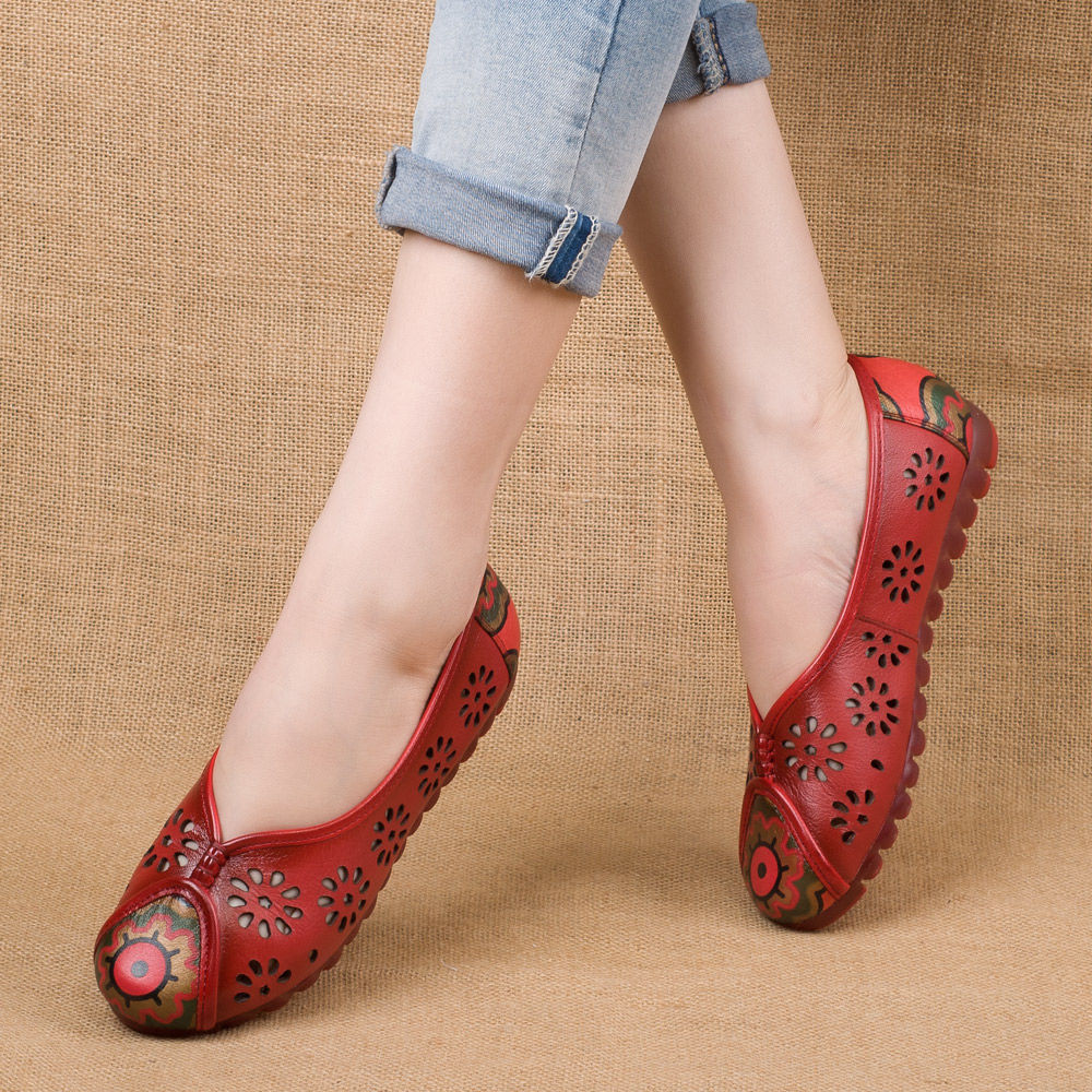 五六十岁妈妈别穿高跟鞋，试试这舒适的妈妈鞋，显气质更显品位