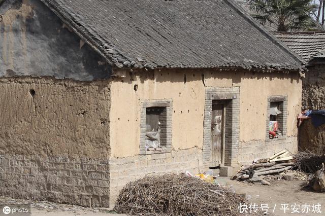  [富有]农民用玉石砌墙，用玉石打地基，是无知？还是太富有不稀