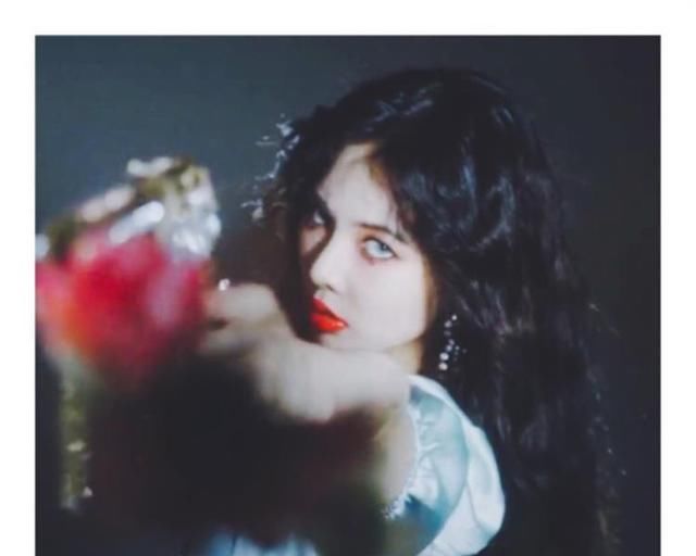 帅气性感女神泫雅 解锁夏日清凉穿搭