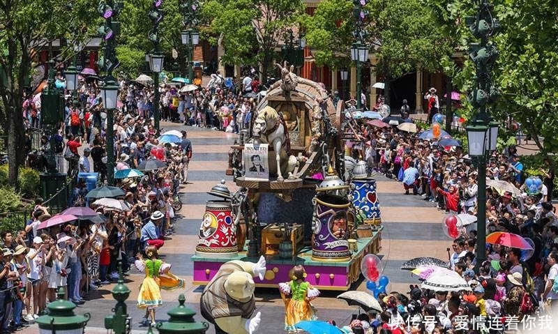 我国最“霸道”景区，一个包子售价35元，喝过的水不可带进景区