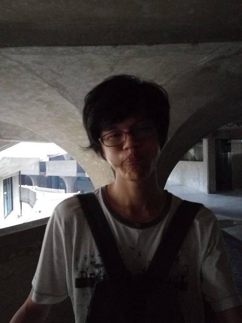 这年头,不仅约会女生需要泼卸妆水,约男生也需要好吗!