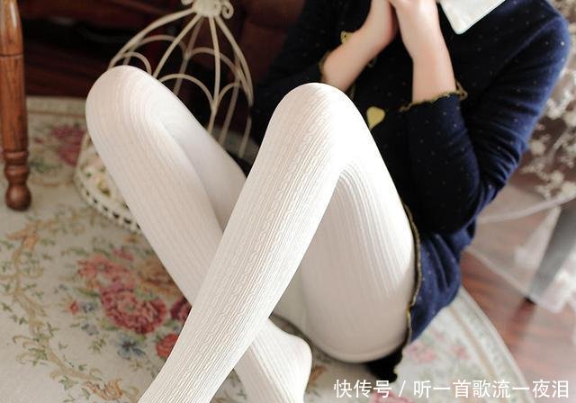 袜控带你解锁,复古文艺小清新的街头造型