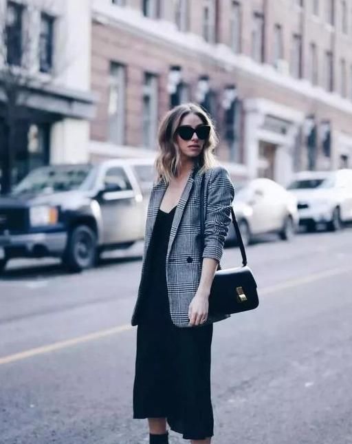  「漂亮」早春流行穿这些连衣裙,一款比一款洋气高档,搭配外套更漂亮