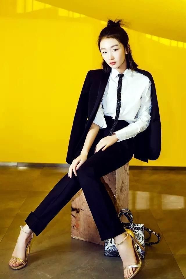 明星穿高跟鞋性感爆棚，杨幂太火辣，而她你绝对没见过