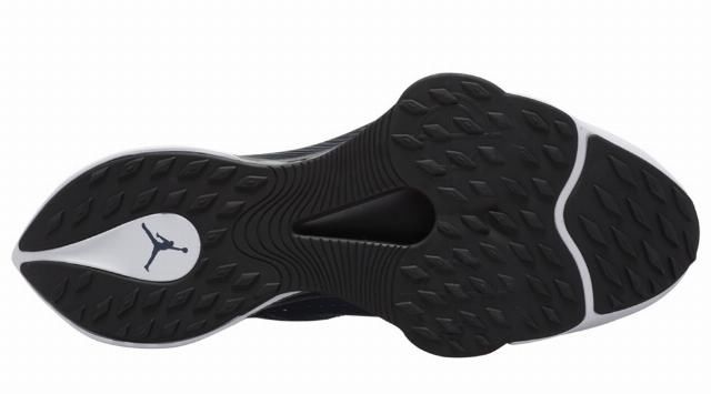  『顶级』Nike 顶级跑鞋同款气垫！这双 Jordan「专业级」跑鞋有点凶！