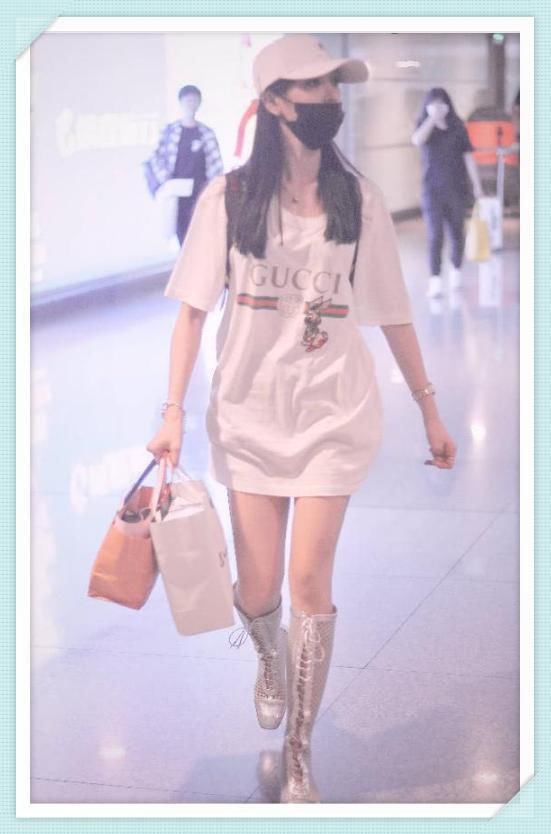 当吴宣仪和蔡依林同穿一件T恤裙，网友：光看腿就知道谁赢了！