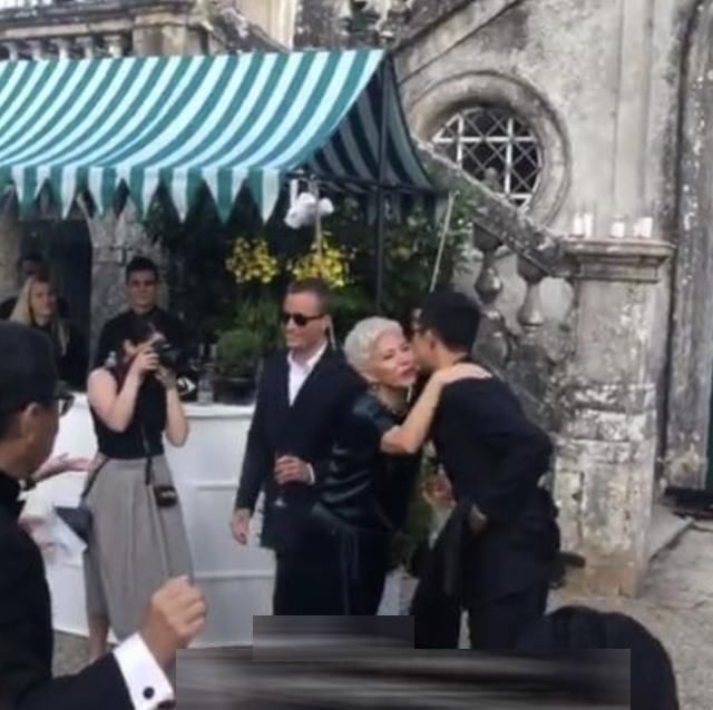 香港传奇贵族独子与丈夫大婚, 香港富二代几乎都到了! 地位超然