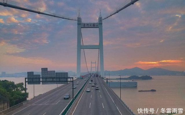  #不到#中国最堵的大桥，经过不到5公里大桥需5小时，过路费就要4