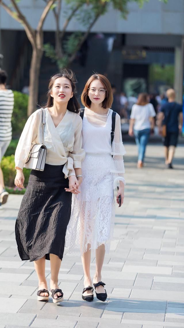 街拍，好看又舒适的穿搭示范，整身穿搭让你在人群中脱颖而出