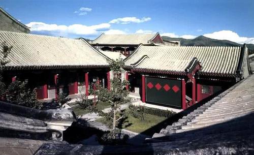 北京唯一没有高楼大厦的地方，虽然都是小矮房，但的确是住不起！