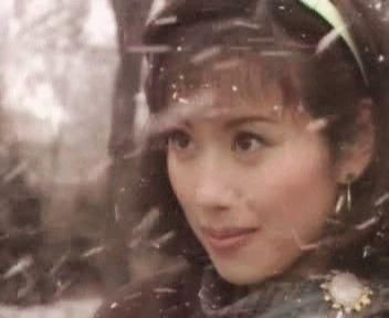 睡大街,差点自杀,但主角不是王宝强,被经纪人骗掉千万身家