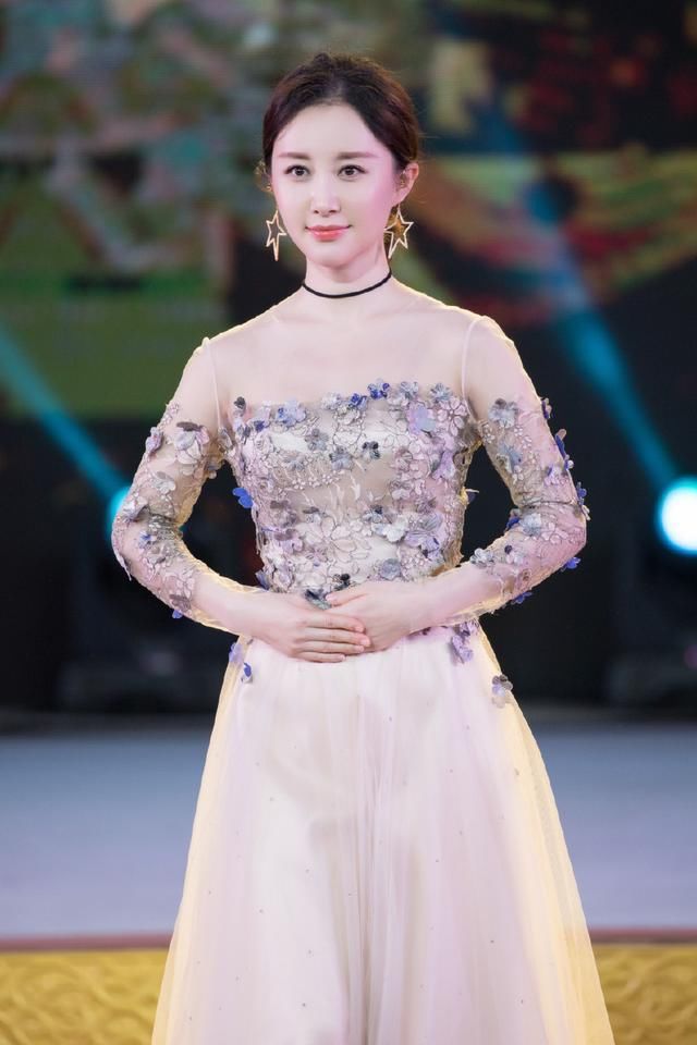 舒畅换了个短发造型，气场十足美到炸，网友：颜值美到新高度