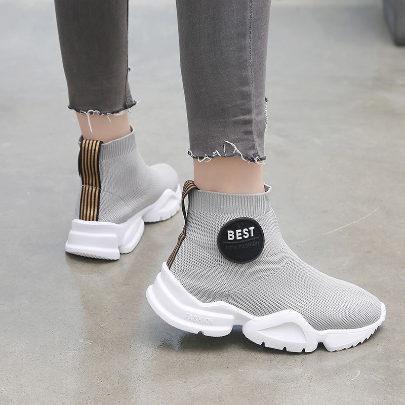 女人别穿高跟鞋了,有了这几款休闲鞋,穿上保证年轻十岁