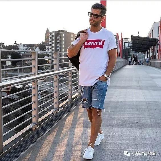 男士穿搭干货：你的夏季裤款里还要加上一件质感牛仔短裤
