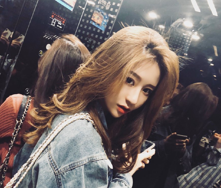 抖音4大美女:温婉的腰,莉哥的嗓子,提莫的脸,都不及她的腿!