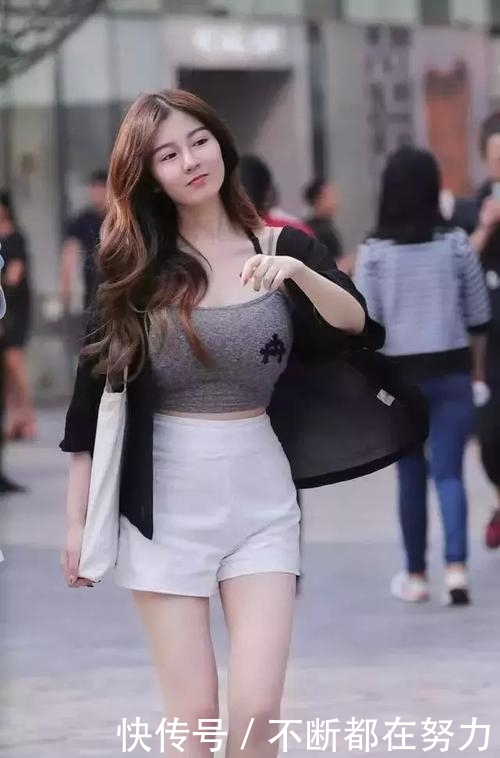  『只敢』摄影这么美的小姐姐，我只敢看一眼，你呢