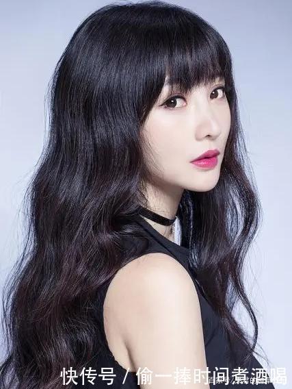 『女性为』上了年纪的女人，少留这4种“发型”，不仅显脸大，而且很显老