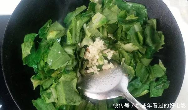 『皮肤』“天然褪黑素”终被找到,50岁姑姑不长斑皮肤好,就是经常吃它!