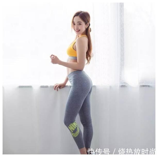 爱穿打底裤的美女，颜值很高的小姐姐，吸引无数路人目光！