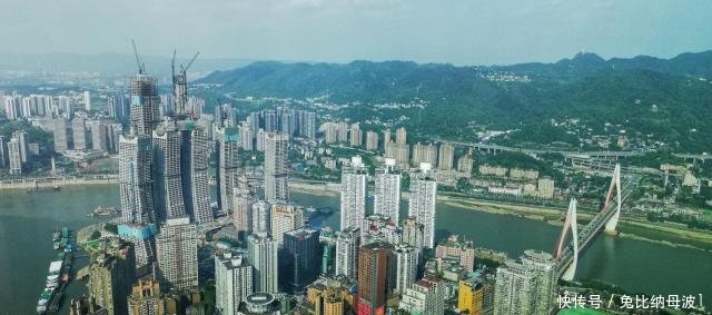 重庆地标来福士，会成为重庆人心中的“五指山”吗