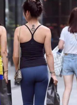 当你走在街上，看到最多的就是穿打底裤的小姐姐，尽显优美曲线