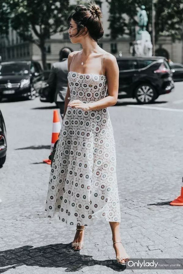 我最喜欢你什么样子?穿连衣裙的样子!