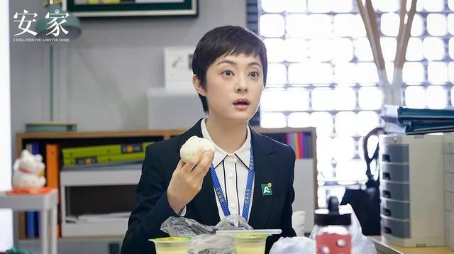  「留长发还」50岁的女人留长发好看,还是短发好看,3个方法帮你选择