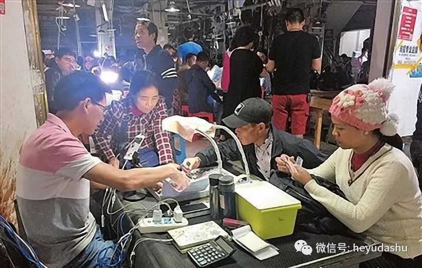 玉商生意越来越难做，玉雕城改成菜市场？看看大叔怎么说吧！