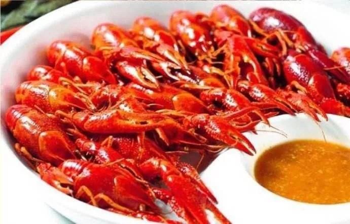 谁在朋友圈造谣!为世界杯助兴的小龙虾竟被说成哈夫病罪魁祸首