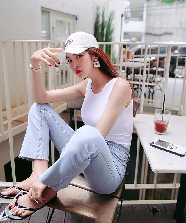 长的好看的女孩都爱这样搭，好身材, 坐姿不错