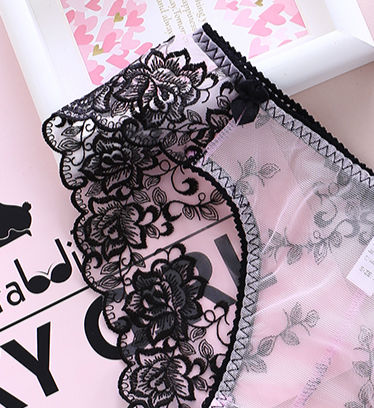 不敢相信!老婆贴身穿的如此性感，好迷人!美得我一愣一愣的