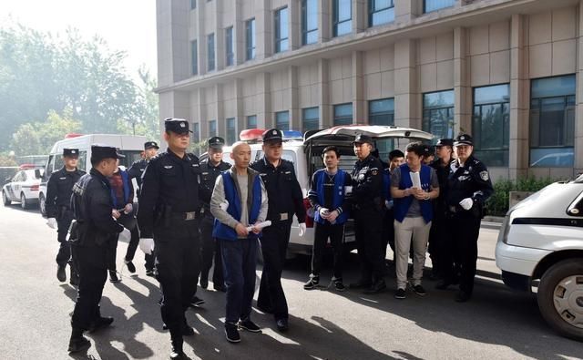 农村基层干部注意了，如果出现这4种行为将严惩，老百姓放心了