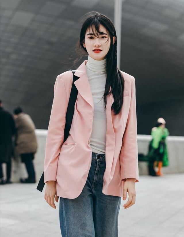  粉色■脱下灰蓝黑，粉色系穿搭打造青春少女感，一起做水蜜桃女孩吧