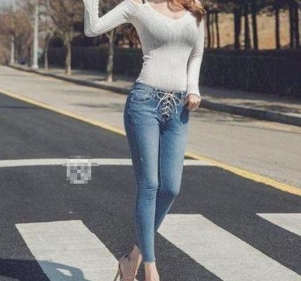 简约又百搭的牛仔裤, 给每个女人该有的美丽