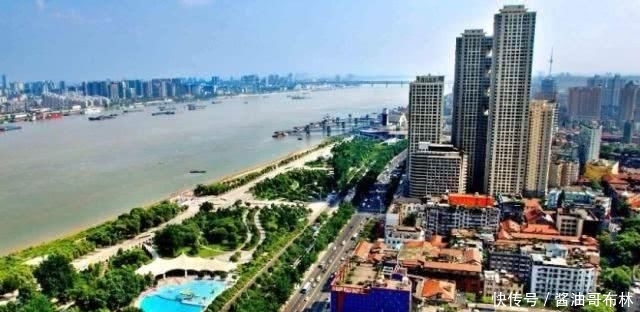 城市:长江沿岸三大超级城市,每一座都是举足轻重,你有全部去过吗?