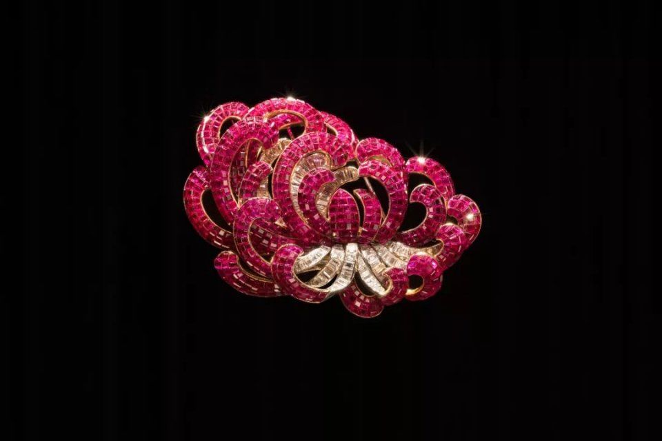 传奇| 八段婚姻和盛世美颜不是重点,她的珠宝才让人大开眼界