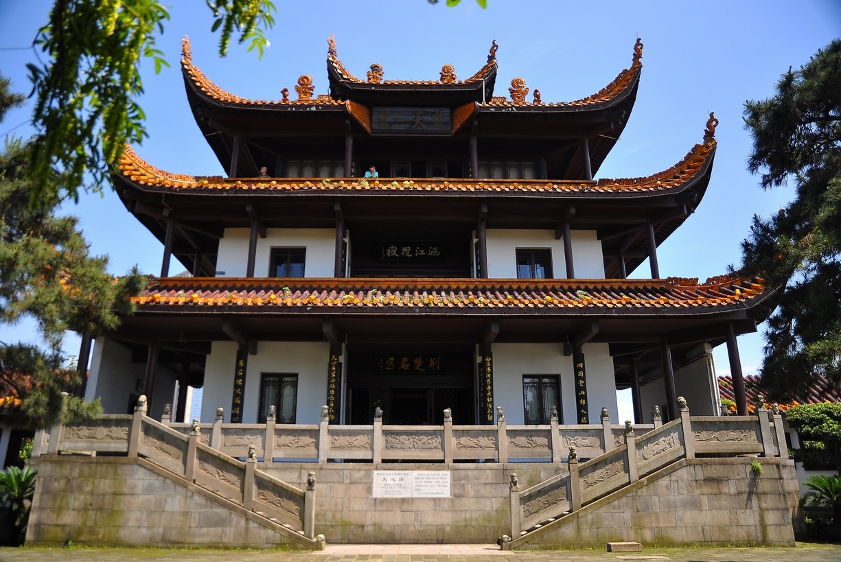 我国靠一个城市就带动的3个省，一个是湖南，一个在西部