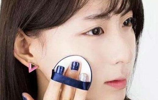 【涂妆】女人彩妆前,涂了防晒隔离还必须涂妆前乳吗?看了之后我不会担心了!