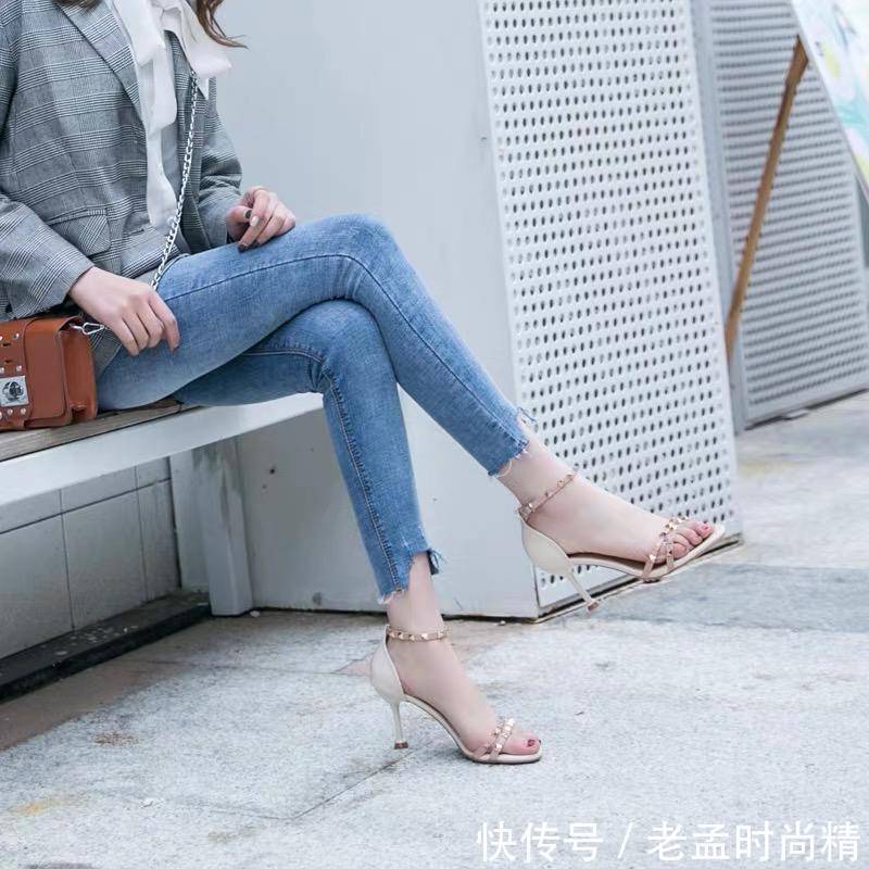  『时髦』别让鞋子毁了你的搭配! 这几双高跟鞋, 为你增添时髦感不在话下!