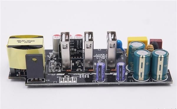 云星电子|三口USB+27瓦快充 米家插线板拆解:用料精细