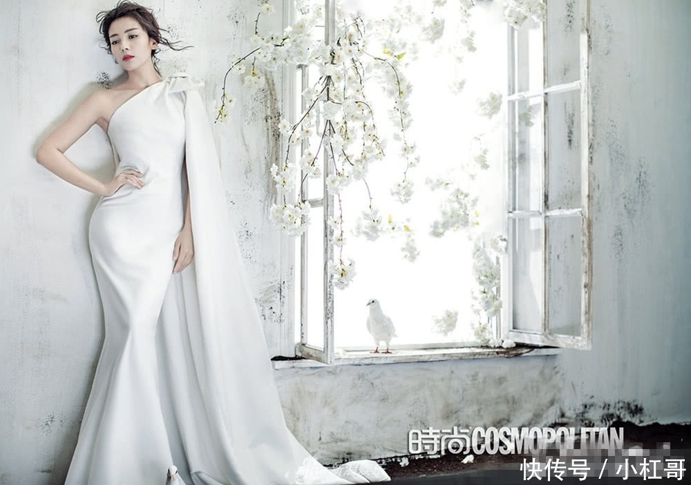 关心世界 更关心你 刘涛穿“垃圾袋”亮相,未修图皮肤黝黑小肚