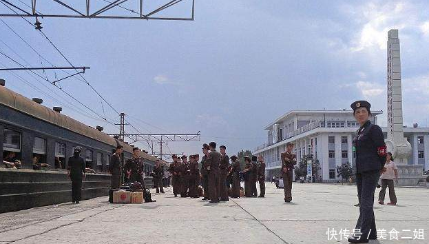 朝鲜街头，漂亮女人的各种姿态!