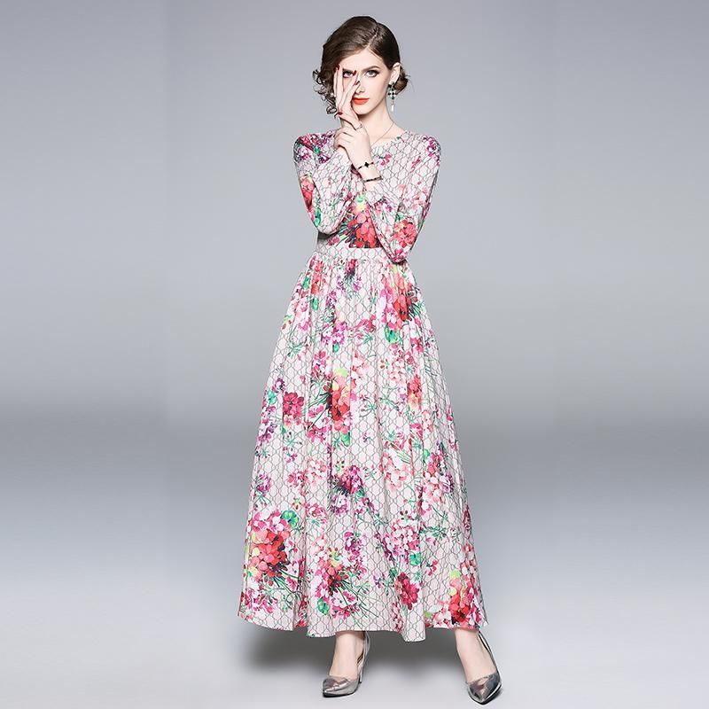 80后女人要穿嫩一点,今年都在流行这样穿,高雅又减龄