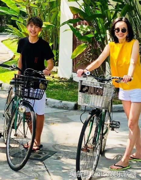 70年的张庭，70年的刘若英，70年的王琳，网友：差距悬殊！